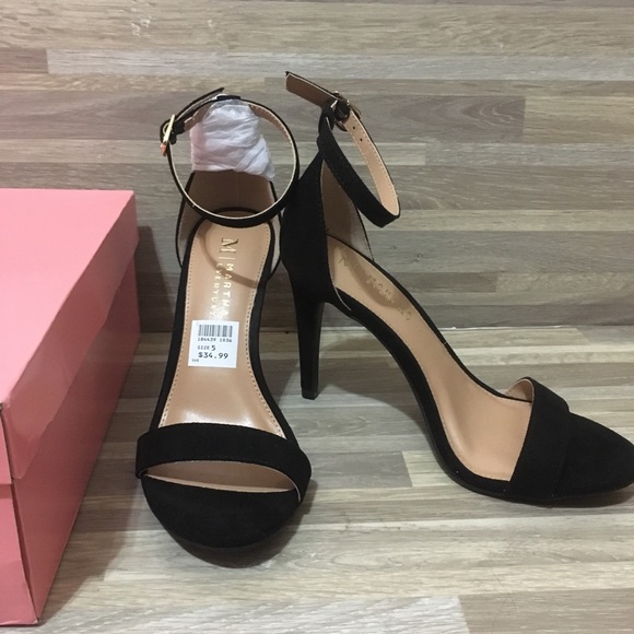 Martha Stewart High Black Heels - Picture 2 of 7